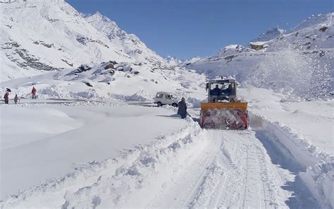 Snowfall Snow In Himachal Pradesh Manali Keylong Lahaul Spiti । हिमाचल में सप्ताह के अंत में