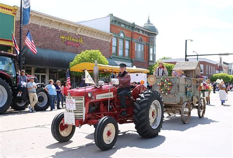 9 Offbeat Towns To Visit In Iowa Worldatlas