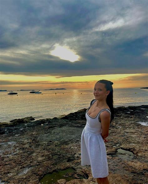 holly lamb athollyelizebethlamb instagram