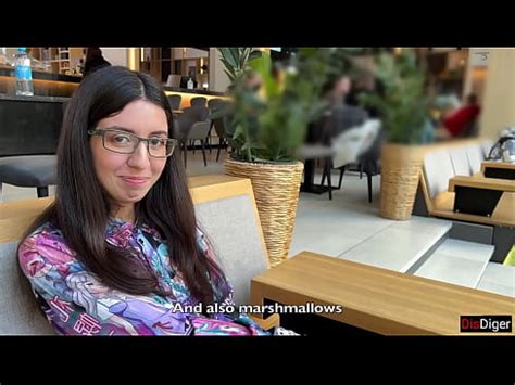 Chica nerd con gafas resultó ser una ninfómana y amante del esperma en la cara XVIDEOS