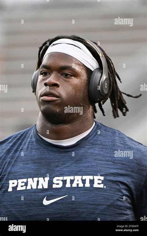 Penn State Offensive Lineman Olumuyiwa Fashanu Warms Up For An