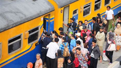 Drama Mudik Yang Pasti Terjadi Di Kereta Dibawa Santuy Aja Kalau