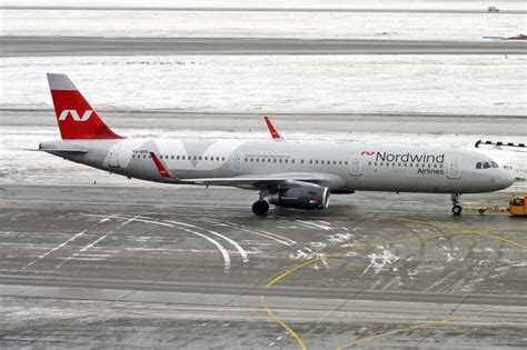 Nordwind Airbus A321 Landing Gear Penetrates Cabin Floor - SamChui.com