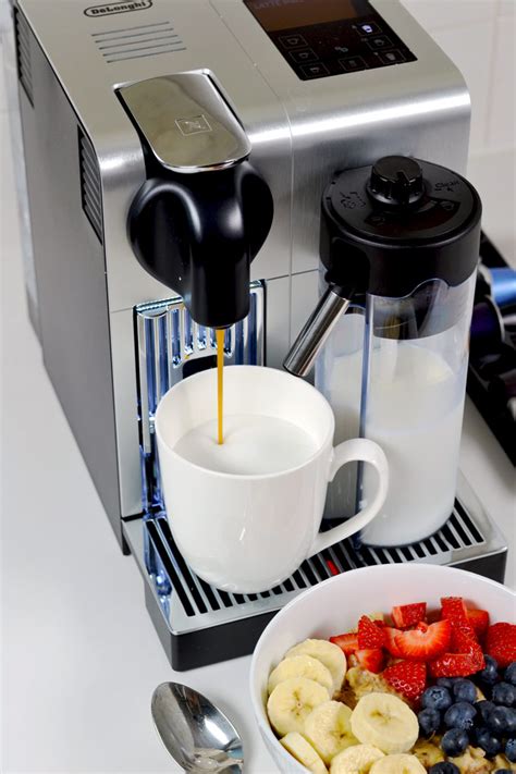 Cappuccino, Espresso and Lattes on Demand (De'Longhi Lattissima Pro ...