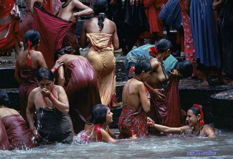 Pusy Flash Nepal Women River Bath Image Photos Sexy Photos