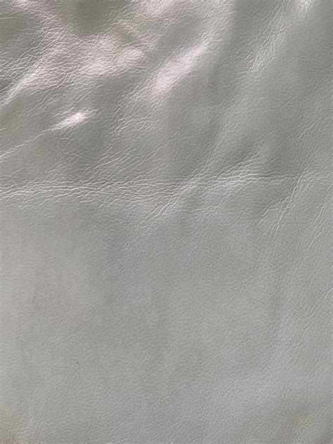 White leather with visible patterns of grain | Free Textures