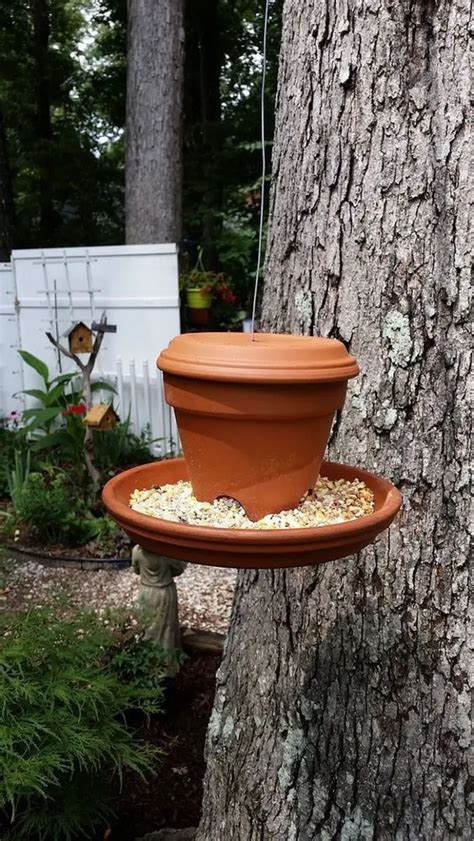 Turn A Terra Cotta Flower Pot Into A Bird Feeder Diy Projects For