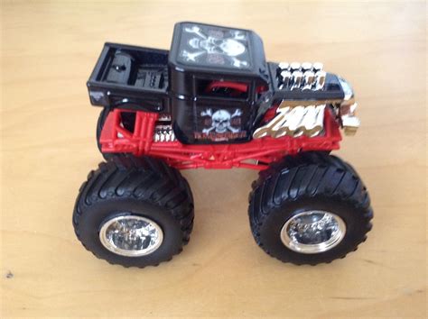 JULIAN S HOT WHEELS BLOG Bone Shaker Monster Jam Truck 2016