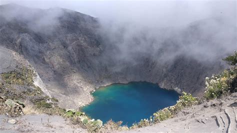 Irazu Volcano, Cartago, Costa Rica [OC] [4640x2610] : r/EarthPorn