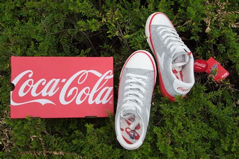 Pandang Pertama Koleksi Bata Heritage X Coca Cola