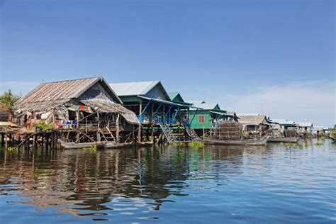 Floating Houses on the Amazon River Editorial Image - Image of tide ...