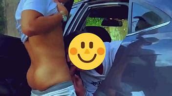 Un Vénézuélien en croisière baise un Colombien passif en plein air dans une voiture XVIDEOS