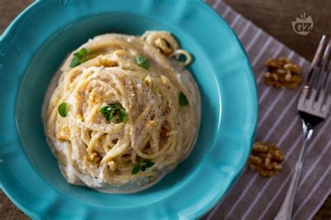 Ricetta Spaghetti Alle Noci La Ricetta Di Giallozafferano