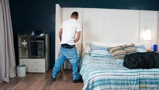 Ryan Keely Found Victor Ray S Sex Toy And Got Cum On Her Pussy Porn Movies 3Movs