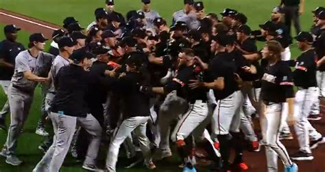 Video Benches Clear After Yankees Drill Orioles Star In The Head The