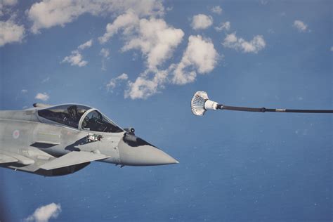 How Do Fighter Jets Refuel Mid Air How It Works