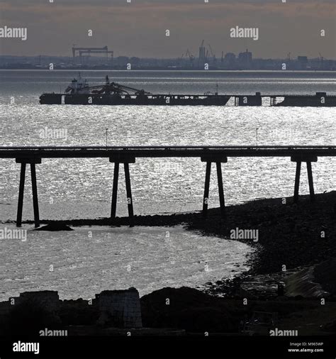 Silhoetted Jetties Hi Res Stock Photography And Images Alamy