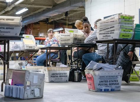 Heres Why Usps Dropped Off 150 Milwaukee Absentee Ballots At 7 15 P M