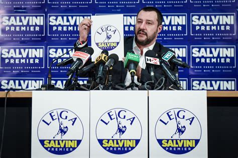 Matteo Salvini Lega Ecco Il Nuovo Simbolo Del Carroccio Libero