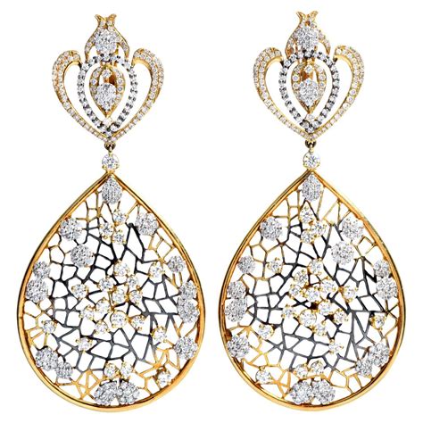 Modern Diamond 18k Yellow Gold Royalty Crown Web Dangle Drop Earrings For Sale At 1stdibs