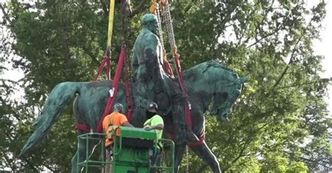 Statue Of Confederate Gen Robert E Lee Removed In Charlottesville