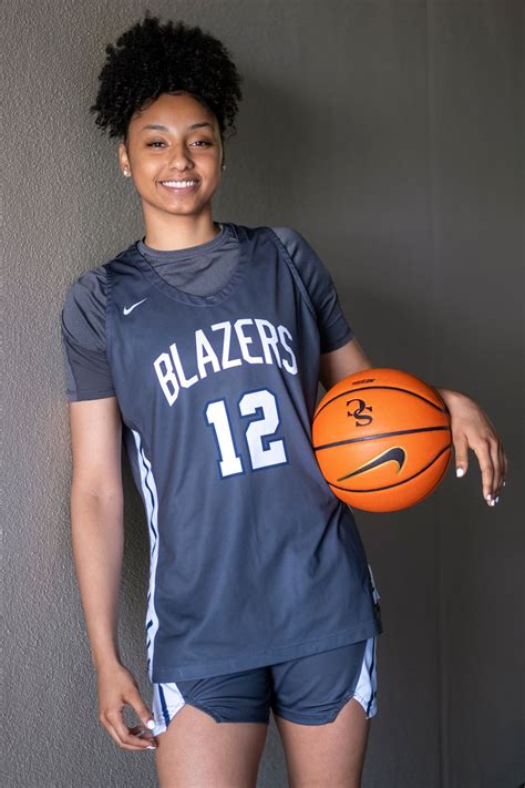 Daily News 2022 Player Of The Year Sierra Canyon’s Juju Watkins A Bona Fide Basketball