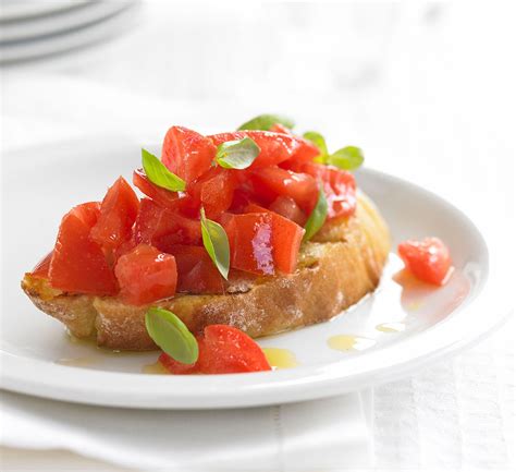 Bruschetta De Tomate Y Albahaca Deliciosa Receta Italiana Filippo