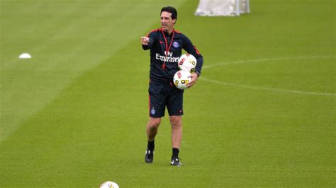 Mercato PSG Un joueur s enflamme pour la méthode d Unai Emery