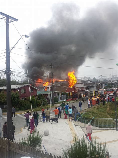 Incendio en casa habitación de Puerto Montt provoco daños y 14