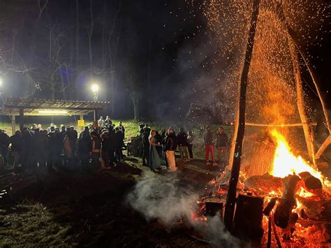 La Comunit Attorno Al Fal Della Chiesa Vecchia Una Tradizione Lunga