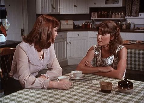 Sister Talk Erin And Mary Ellen The Waltons Tv Show Walton Classic Tv