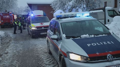 Brand In Einem Wohnhaus In Edt Bei Lambach Fordert Einen Verletzten