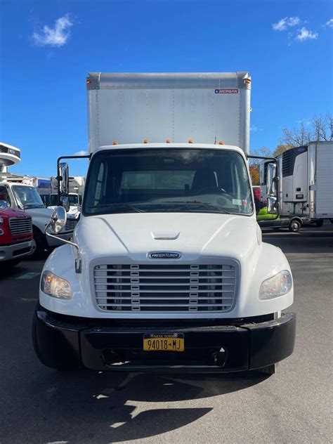 2017 Freightliner M2 106 For Sale 26 Box Non Cdl 679551