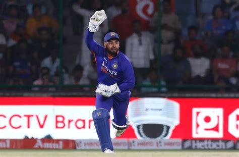 Rishabh Pant Hails Hardik Pandya Dinesh Karthik After Ind Beat Sa In