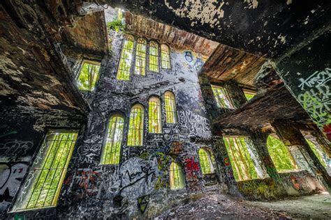 Urbex en région parisienne dans une ancienne maison perdue dans les