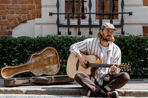 Hard Case Or Gig Bags For Guitars