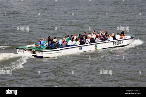 Sightseeing Boat Paddan In The Harbor Of Gothenburg Stock Photo Alamy