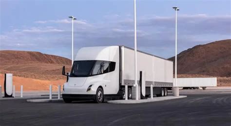 Tesla Semi la version définitive du camion électrique enfin révélée