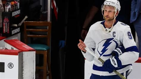 Steven Stamkos Moves On From Tampa Bay Lightning Signs New 4 Year Deal