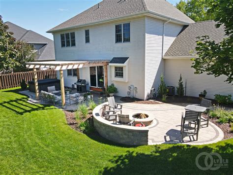 Backyard Brick Patio - Lawn Edging, Paver Edging & Green Roof Edging