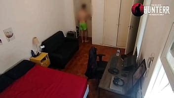 Twink dándoselo al técnico en la residencia universitaria XVIDEOS