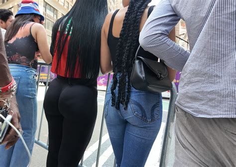Nyc Parade Fat Ass Latina In Black Leggings OC Spandex Leggings Yoga Pants Forum