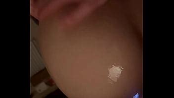 Follando Con Una Zorra Con Un Culo Perfecto Y Aceitado Mientras Ve Porno XVIDEOS