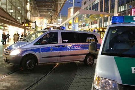 Mitten in der City 19 Jähriger attackiert vier Mädchen Kein Freiwild