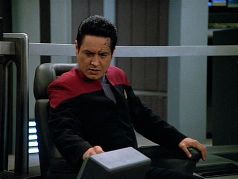 Chakotay Star Trek Voyager Character Biographies And Images