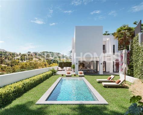 Semi Detached Villas With Private Pools In El Limonar M Laga