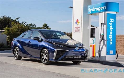 Hydrogen Fuel Cell Car Toyota