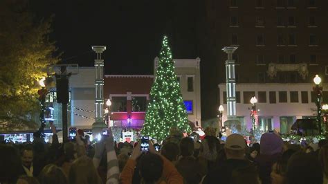 Knoxvilles Regal Celebration Of Lights To Kick Off Christmas In The