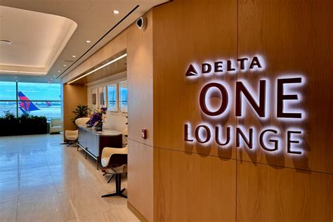 Reviewing The New Delta One Lounge In New York A Stunning Masterpiece