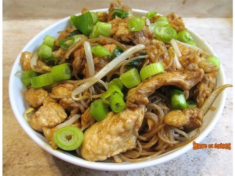 Vermicelles De Riz Sautés Au Poulet Pour Le Nouvel An Chinois Recette